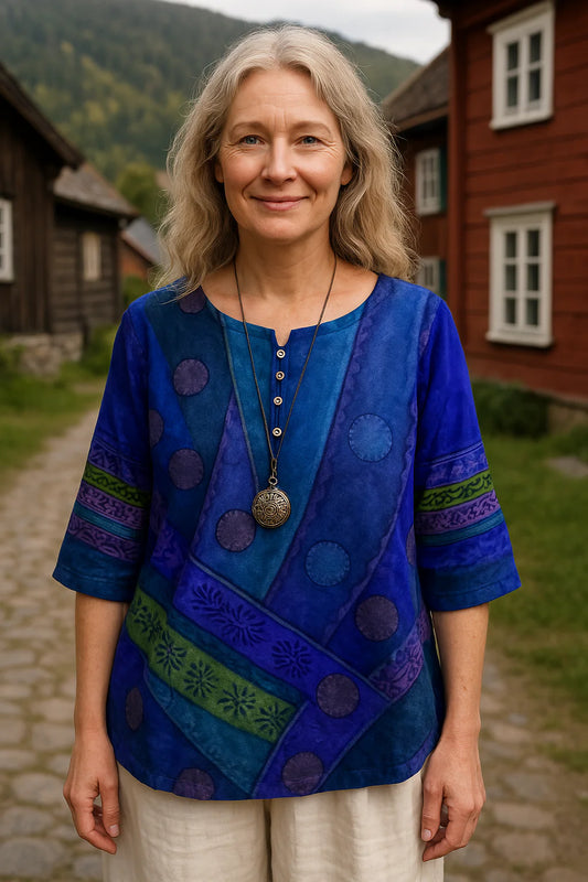 Embla | Comfortable and colourful top with half-length sleeves